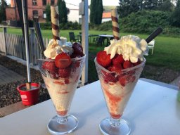 erdbeerbecher